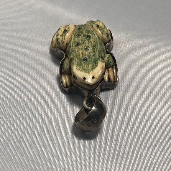 Hand painted, Hand Carved Bone Frog in Sterling Silver Setting Pendant - Natural - Picture 4 of 6